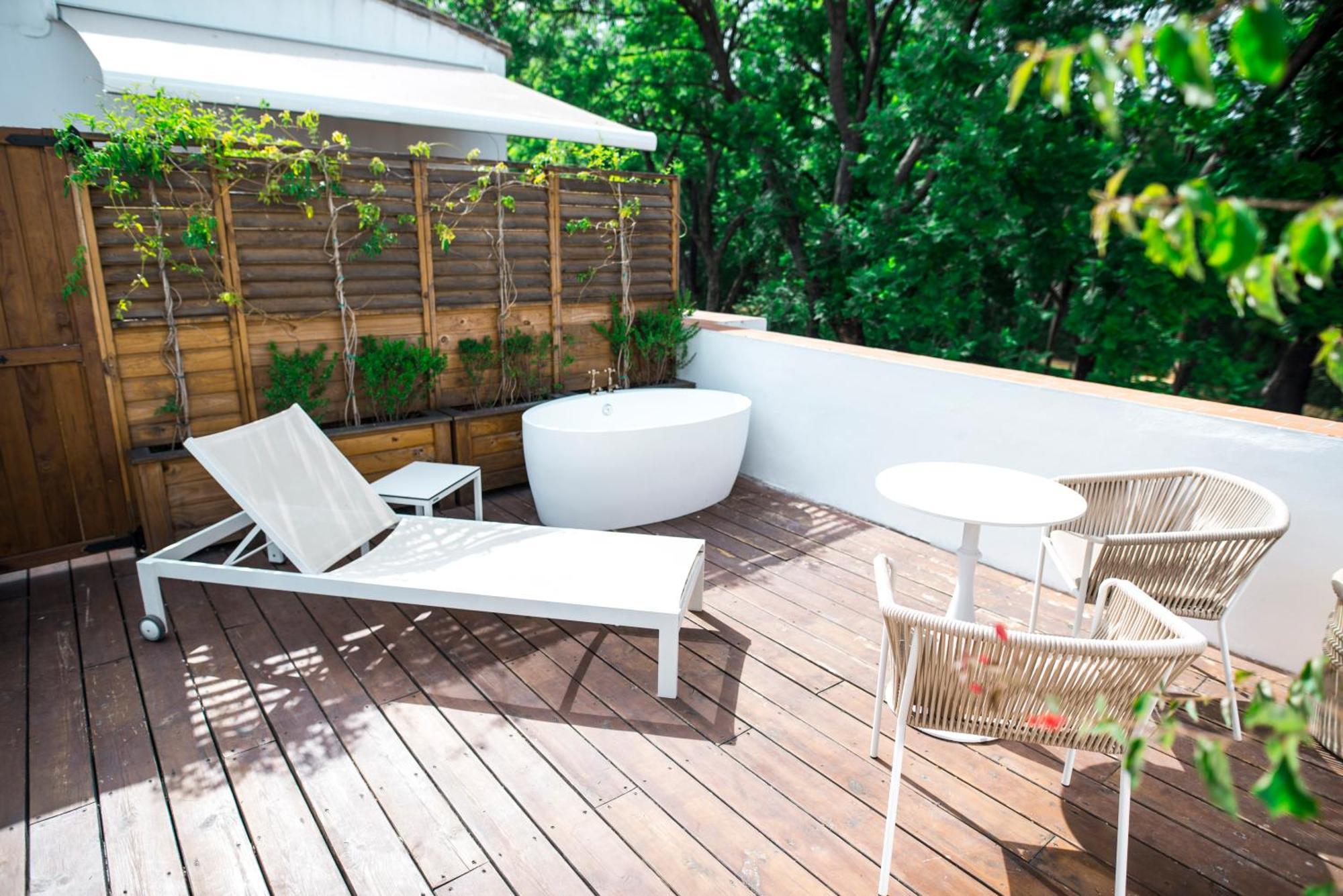 Royal Alcazar Premium terrace outdoor bath